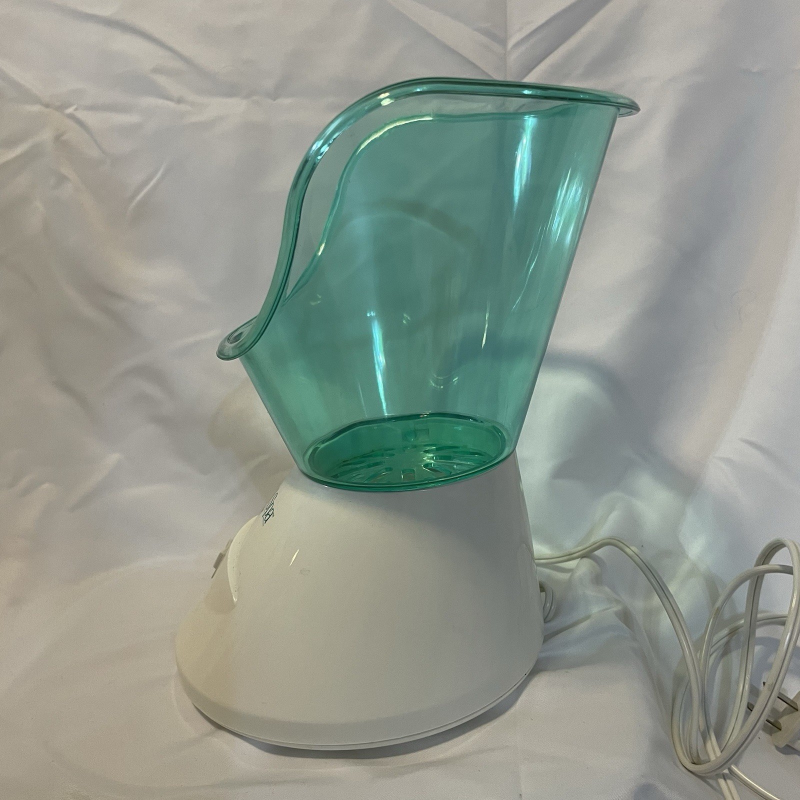 The Facial Spa by Conair Model 3701AXA, ~Cleansing mist for beautiful skin~