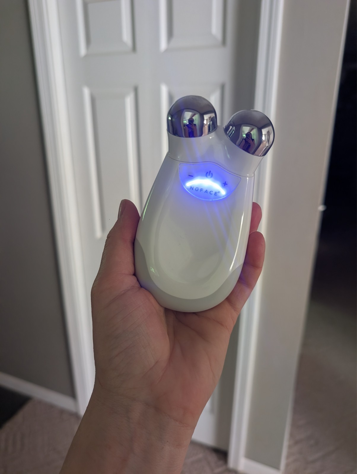 NuFACE Trinity Facial Toning Device White w/ Charging Cradle, Rechargeable