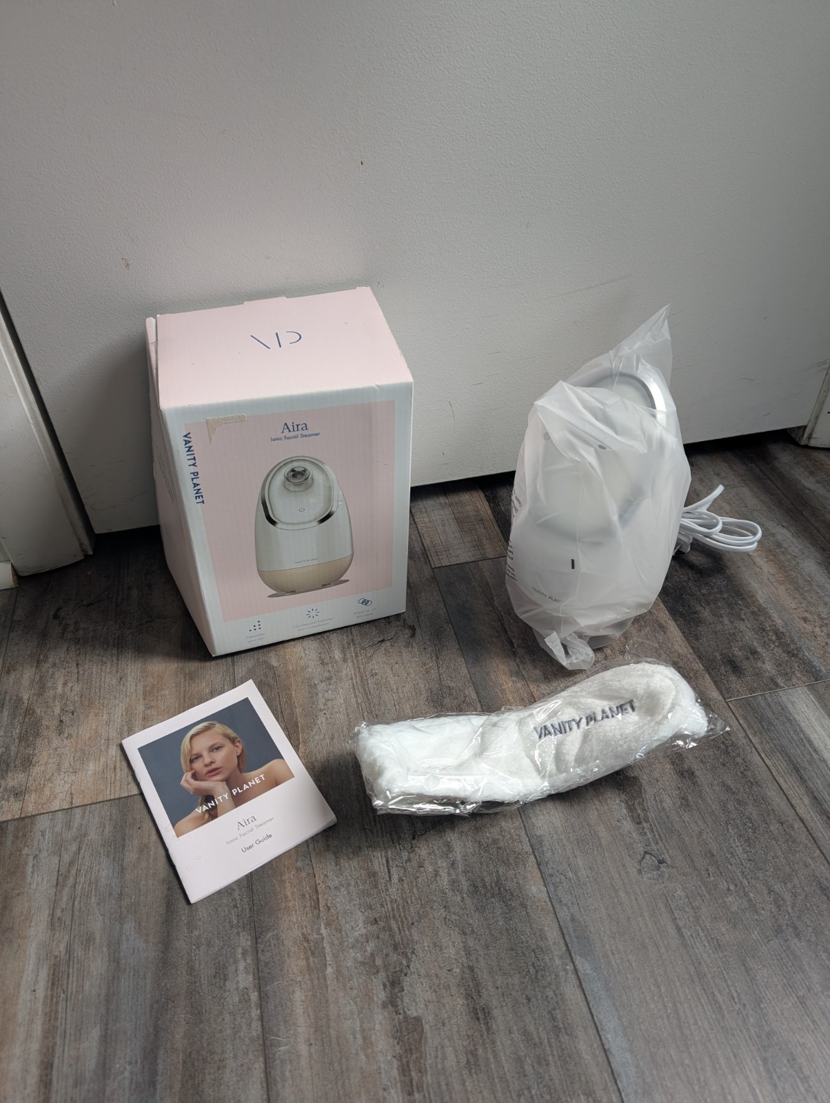 NEW in Box Vanity Planet Aira Ionic Facial Steamer Pore Cleaner Detoxify Hydrate