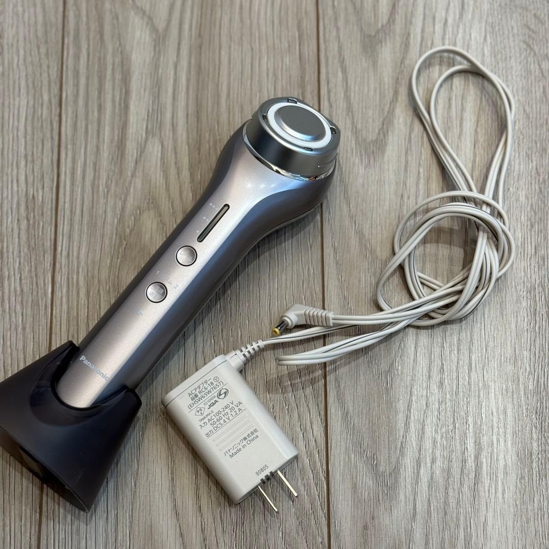 Panasonic EH-SR72-S RF Facial Device Cordless Lift Care 100-240V Silver