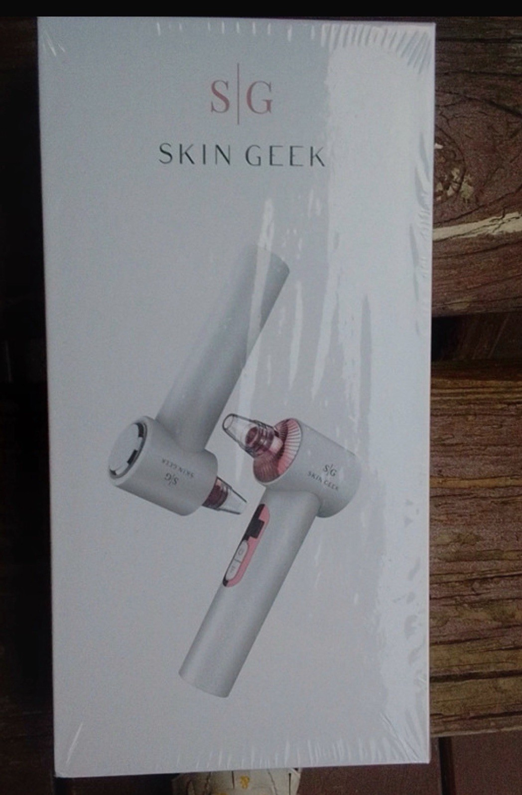 Skin Geek DARA Blackhead Remover White USB Rechargeable Pore Vacuum 5V 1000mAh