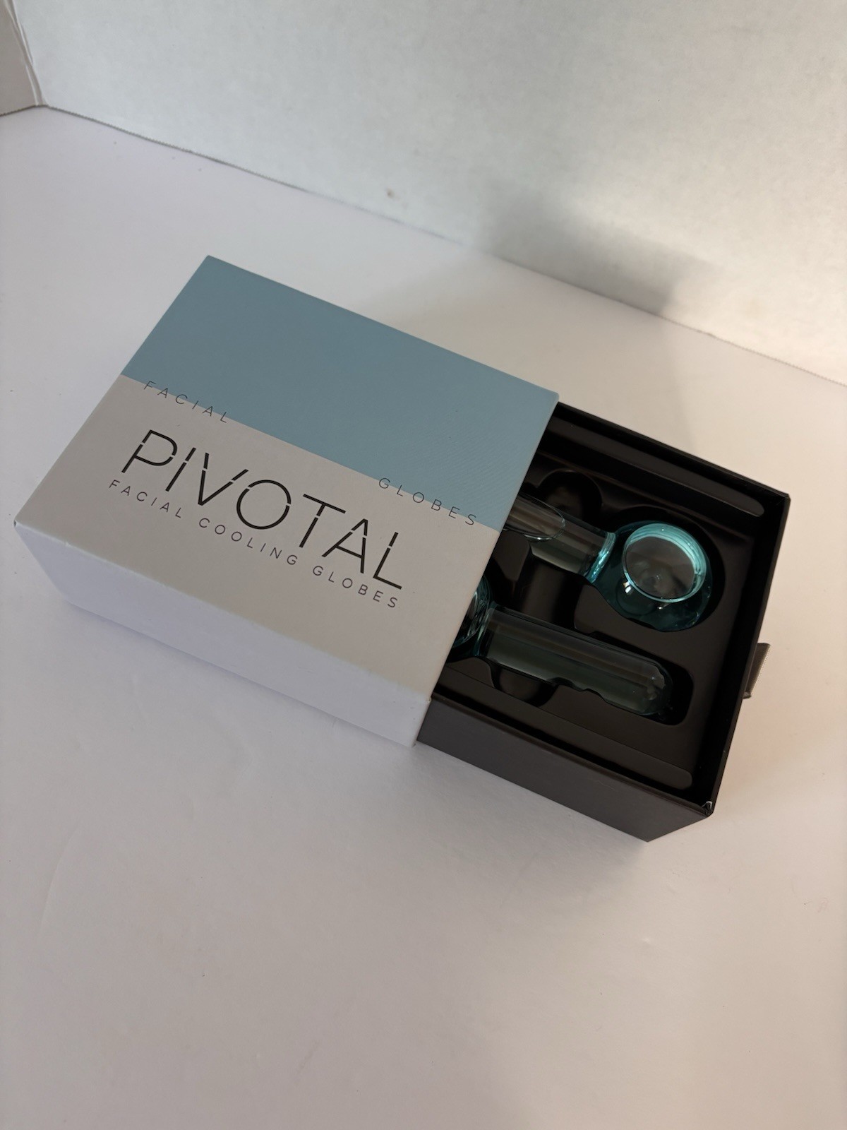 PIVOTAL Facial Cooling Globes Cooling Glass Facial Massager for Wrinkles Blue