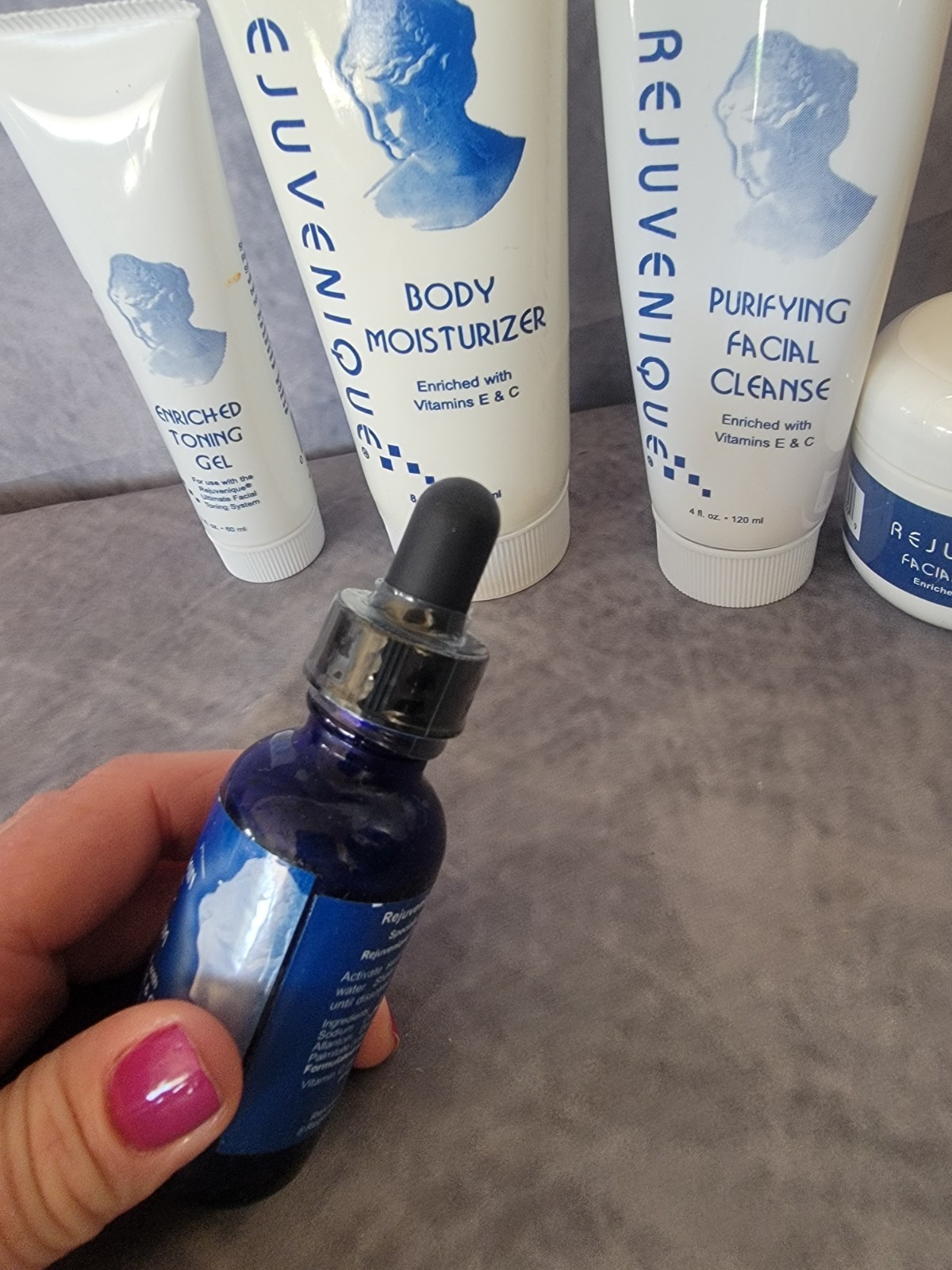 REJUVENIQUE Ultimate Facial Toning System Linda Evans Vintage