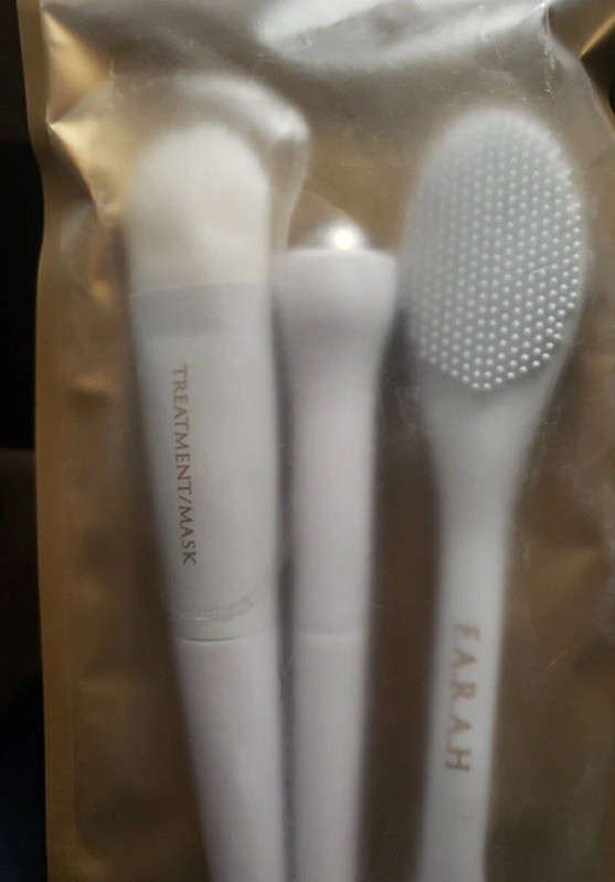 F.A.R.A.H. Skincare “the Skin Retreat” Set – New in Package