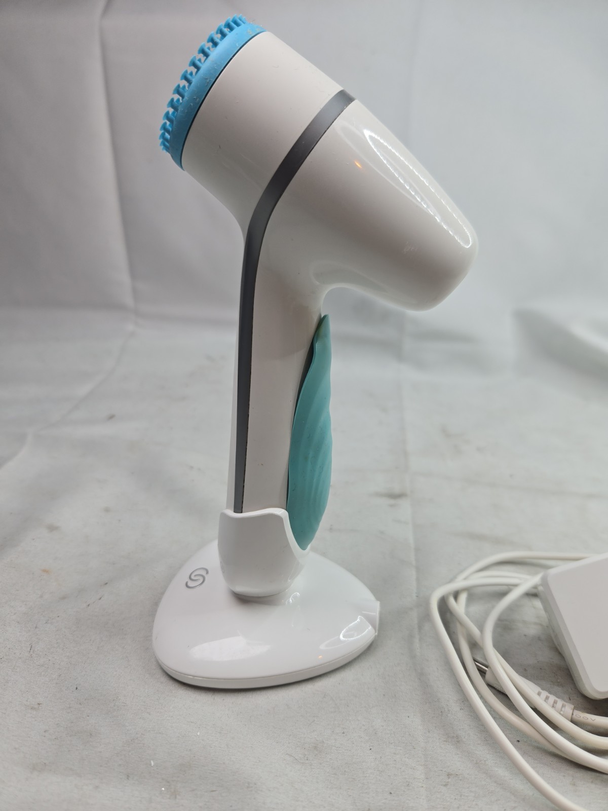 Nu Skin ageLOC LumiSpa Facial Cleansing Device & Charging Base