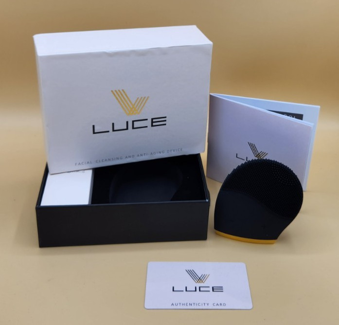 LUCE 180 Anti-Aging Pulsating Facial Cleansing Device 14 Speed Waterproof USB