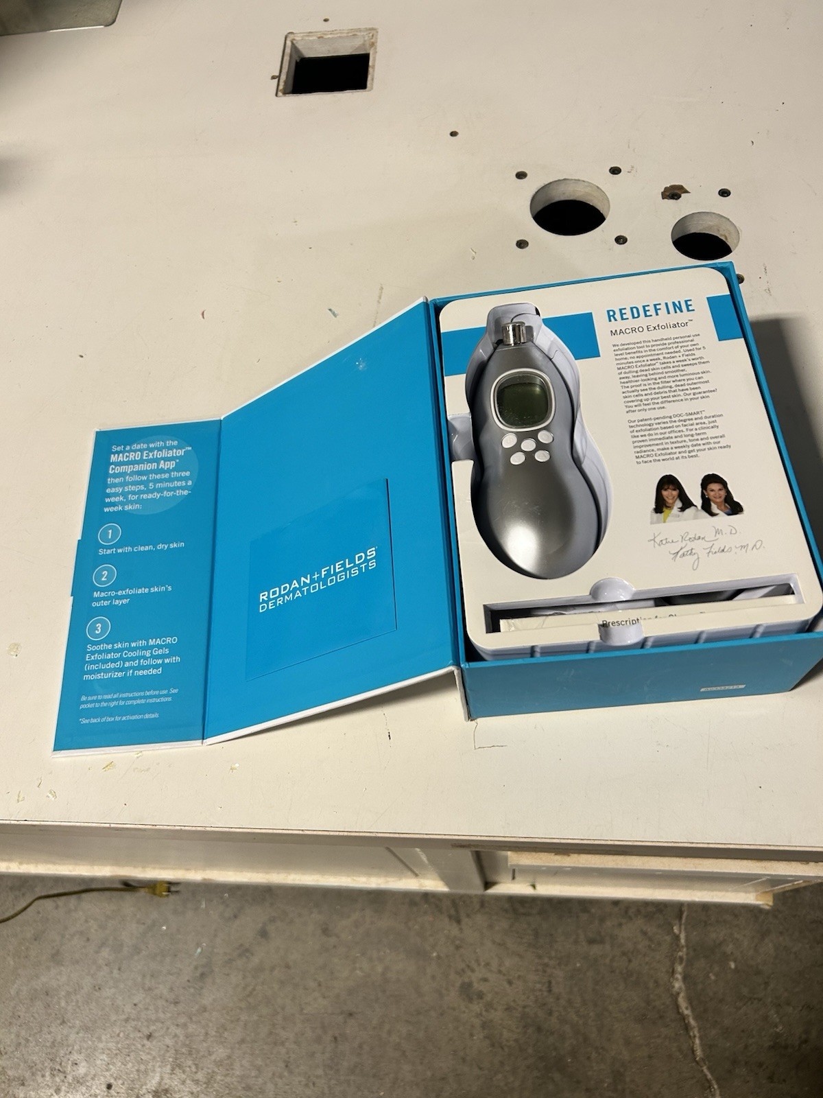 R + F Redefine Macro Exfoliator Microdermabrasion Tool System. No CHARGER