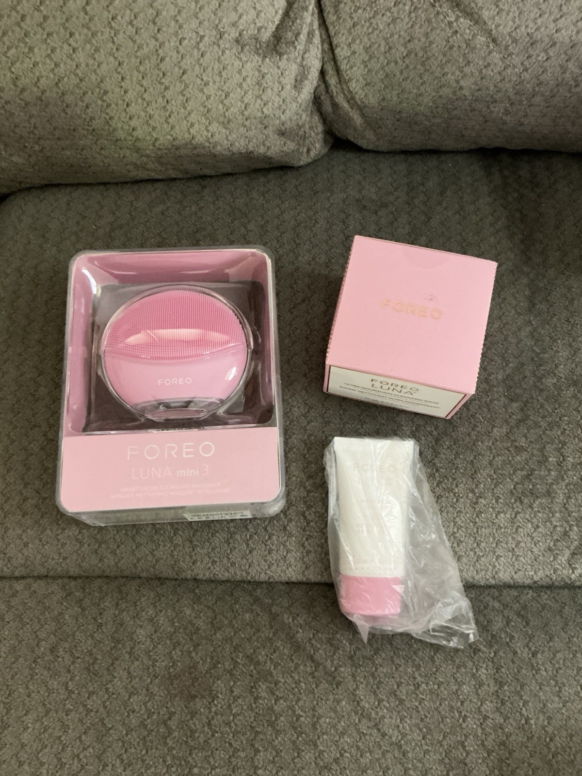 New Foreo Luna Mini 3, Premium Facial Cleansing Brush Bundle – Pearl Pink