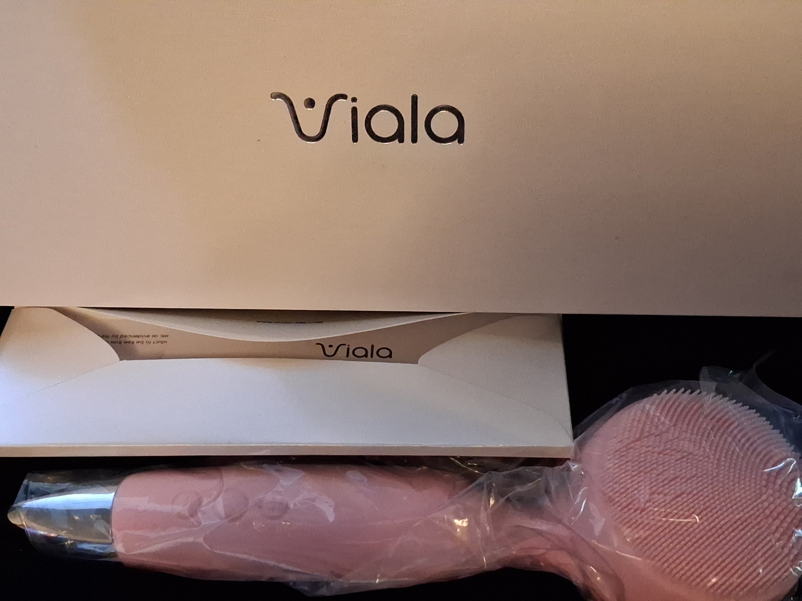 viala sonic sillicone facial skin cleaner (OPENED BOX UNUSED)