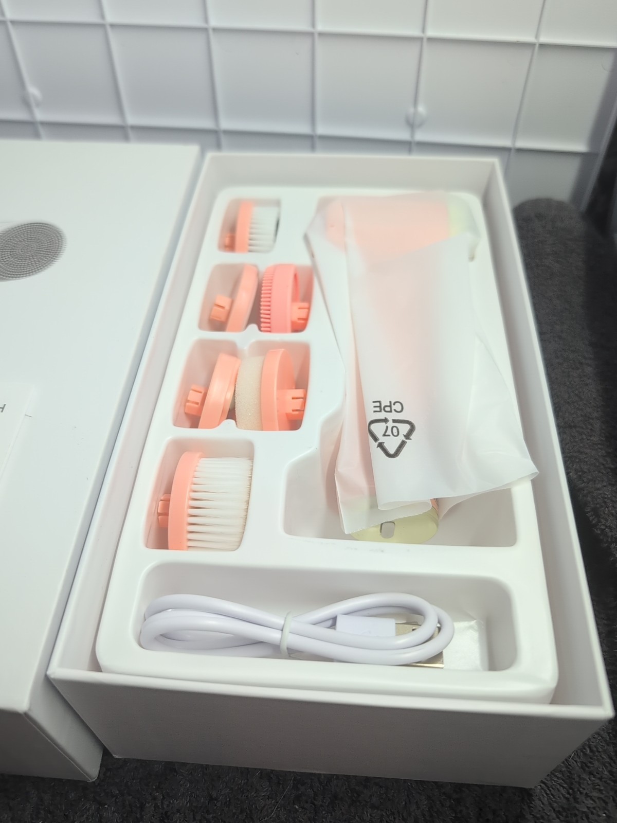 Facial Cleansing Brush