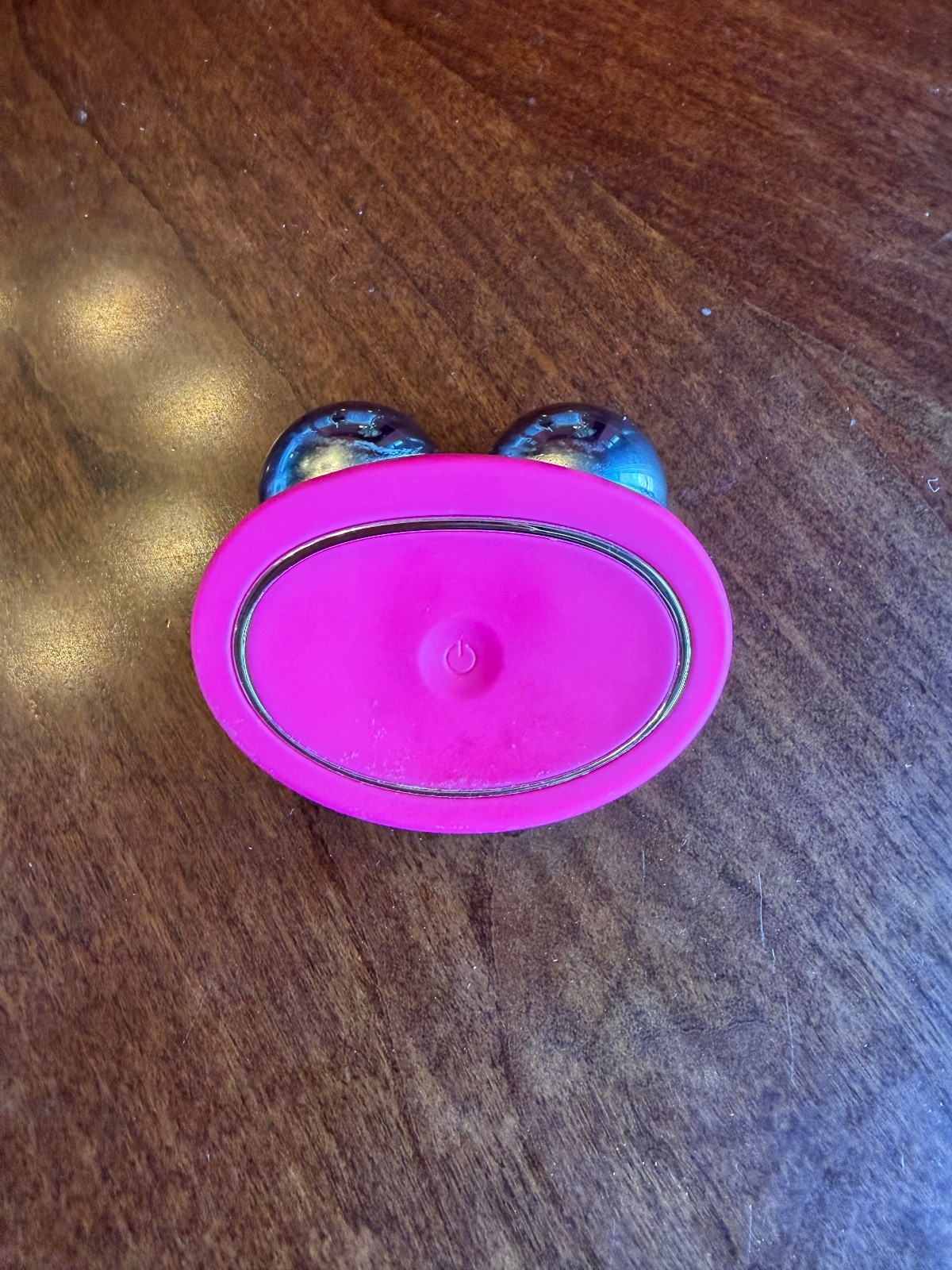 FOREO BEAR Gen 1 Microcurrent Facial Toning Device Fuchsia w/ Stand and Box
