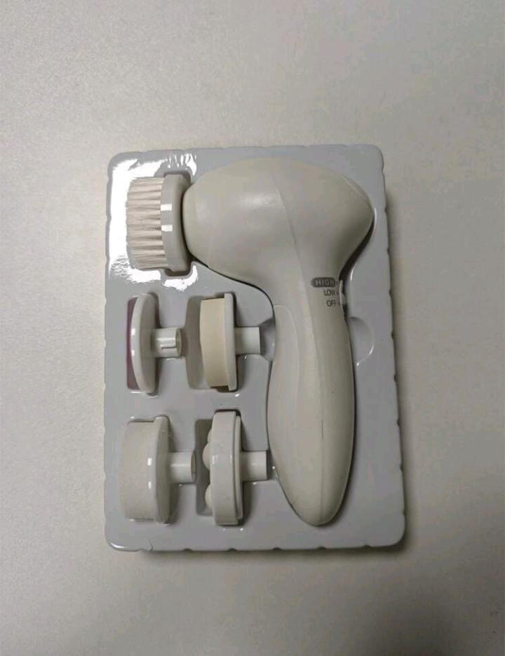 5-In-1 Facial Cleansing Brush Massager And Pore Cleaner In Fascial Cleansing