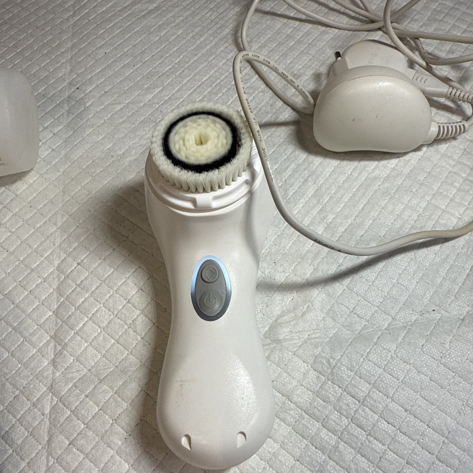 Clarisonic Mia 2 System With Charger and Travel Case