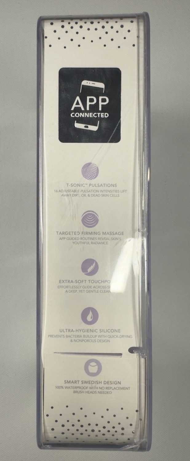 FOREO LUNA 3 Sensitive Facial Cleansing Device Silicone Brush – New in Box