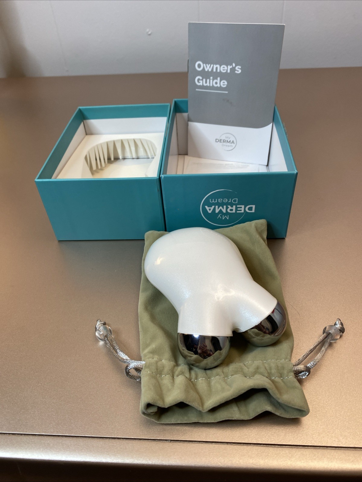 MicroCurrent Facial Sculpting Device 2nd Gen *OPEN BOX CHARGER NOT INCLUDED*
