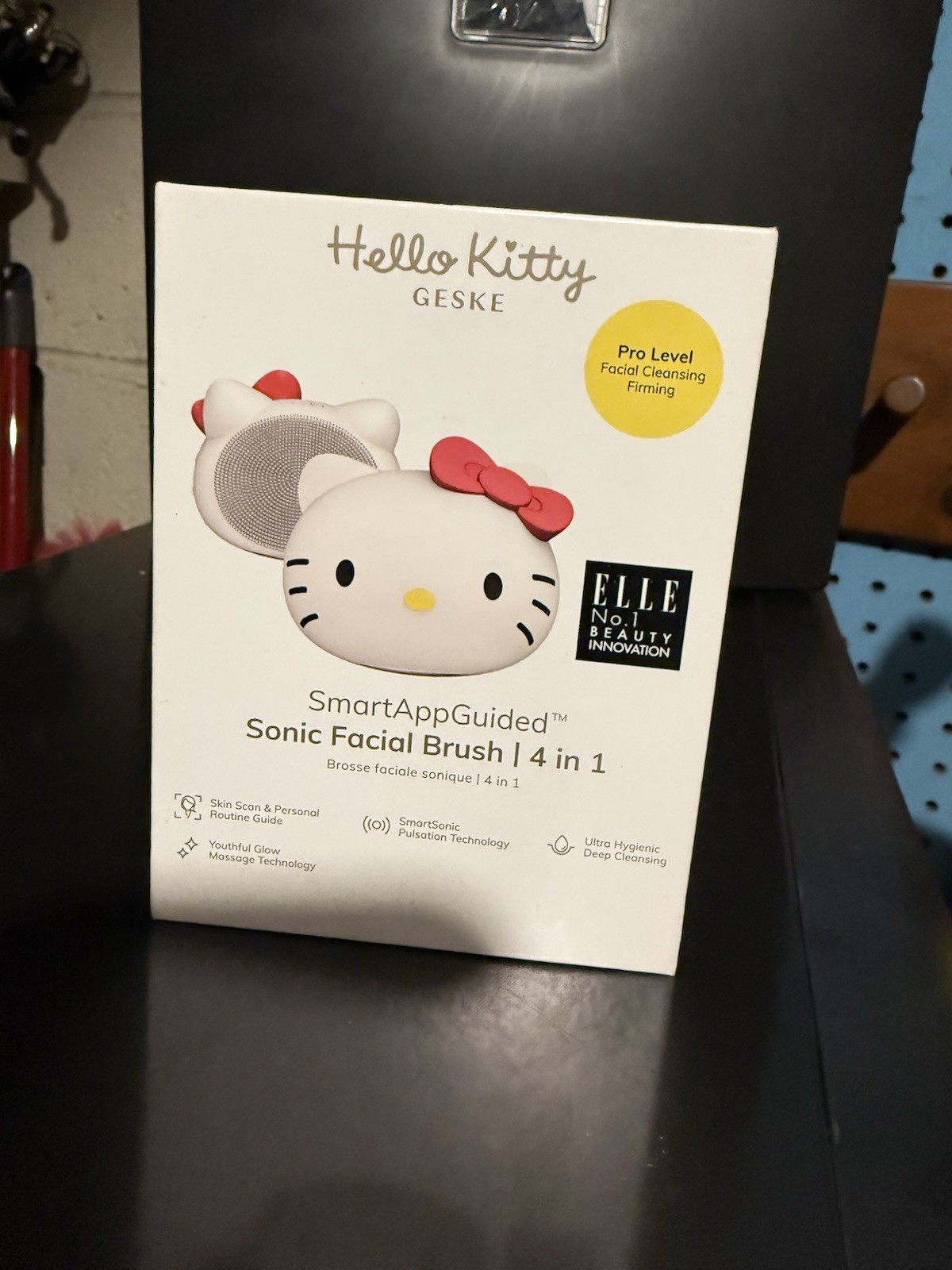 HELLOW KITTY FACIAL BRUSH