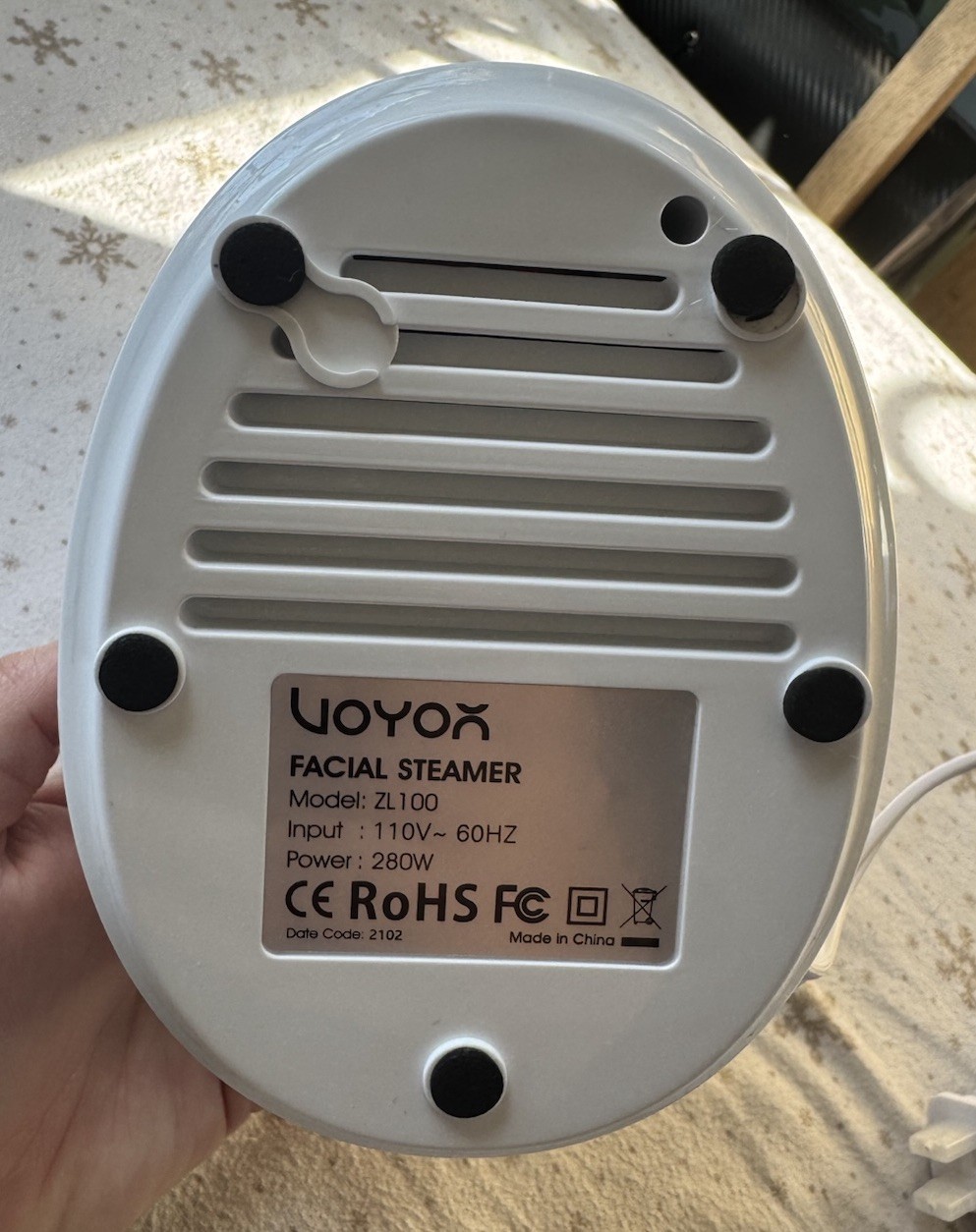 UOYOR ZL100 Compact Facial Steamer White 110V for Clogged Pores