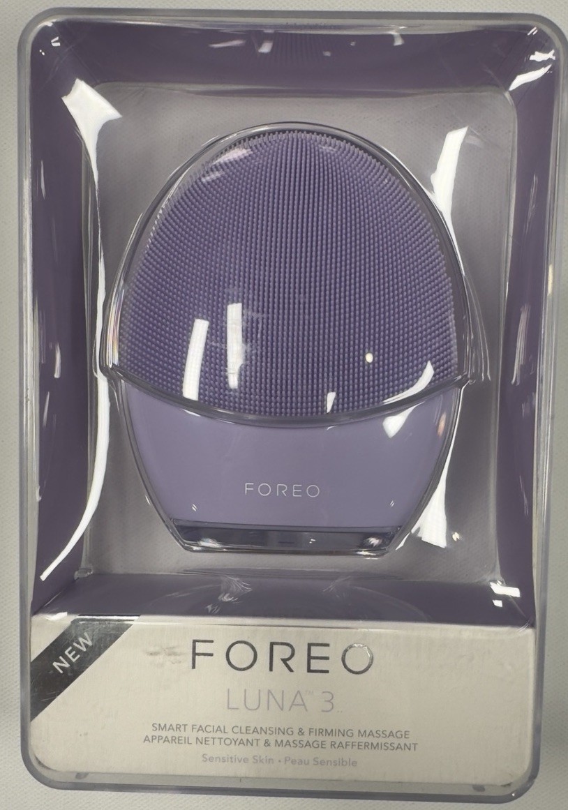 FOREO LUNA 3 Sensitive Facial Cleansing Device Silicone Brush – New in Box