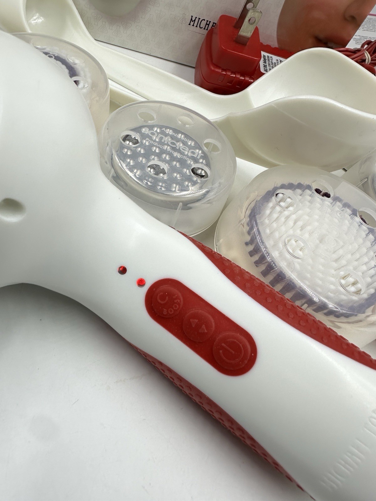 Michael Todd Soniclear Elite Sonic Face & Body Cleansing System (New Brushes)