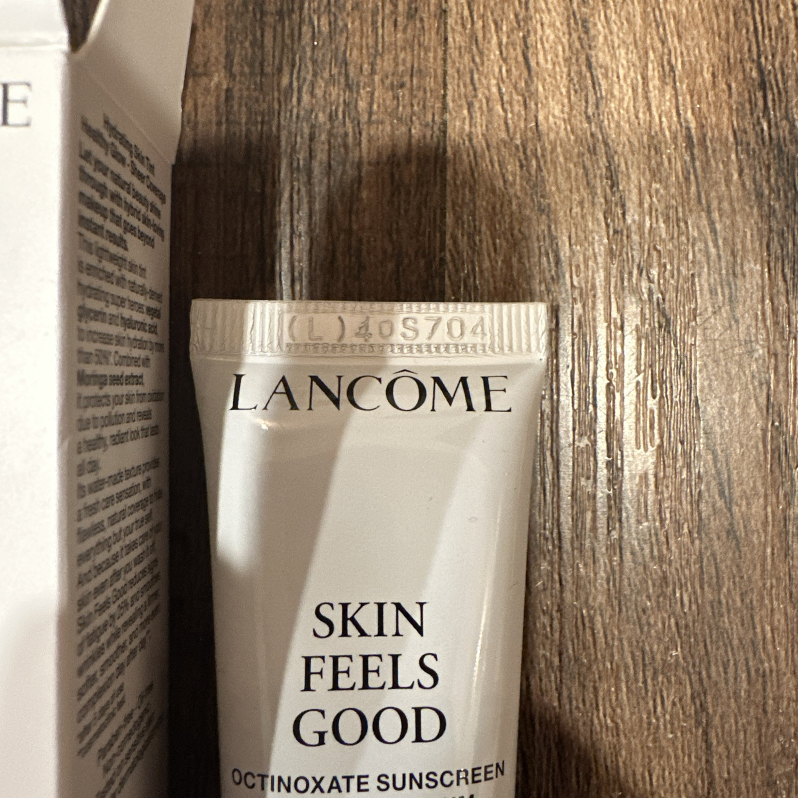 Lancome Skin Feels Good Skin Nourishing Foundation (16C Suede) Sl.Dmgd 1.08 Oz