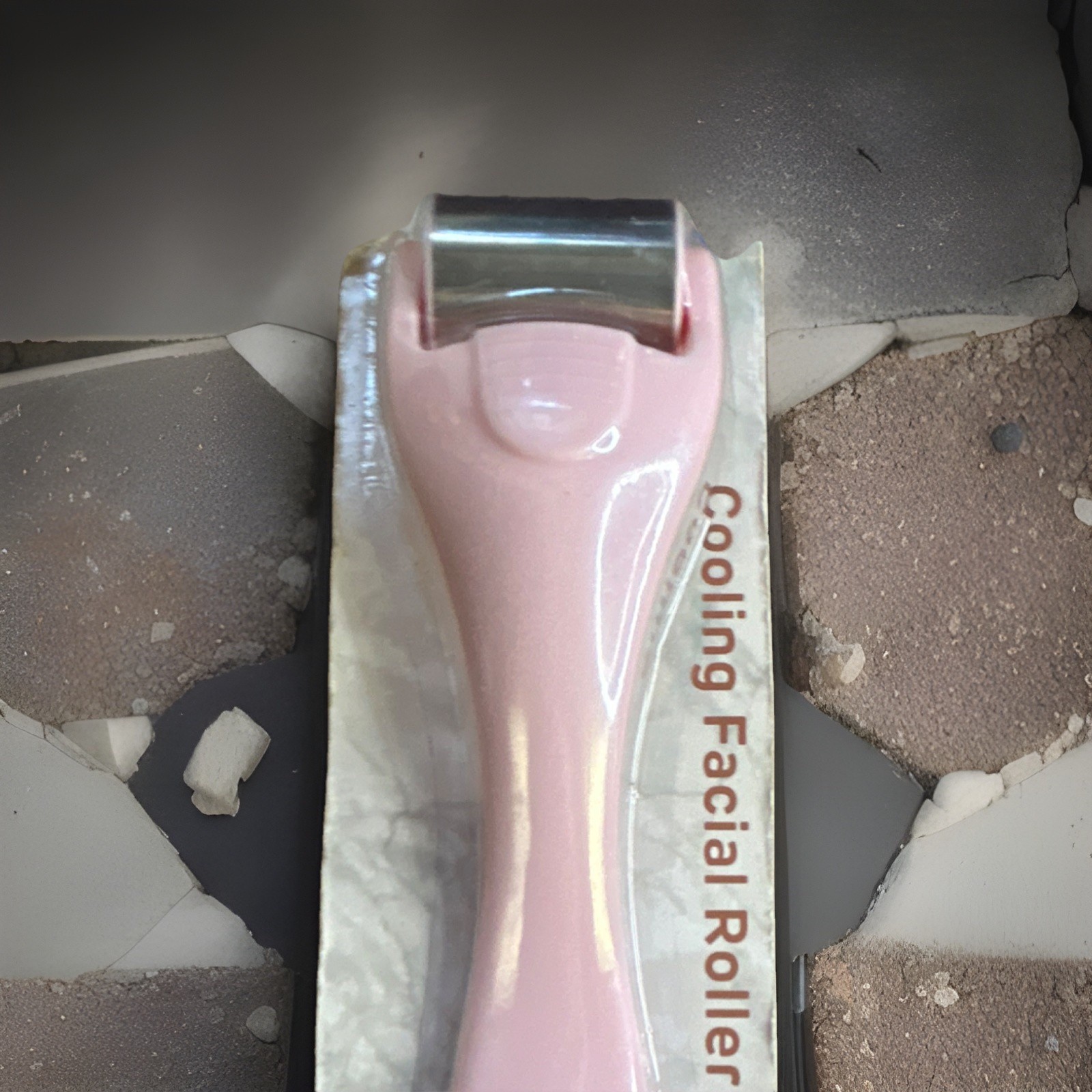 Studio Selection Cooling Facial Roller Massager Pink Stainless Steel