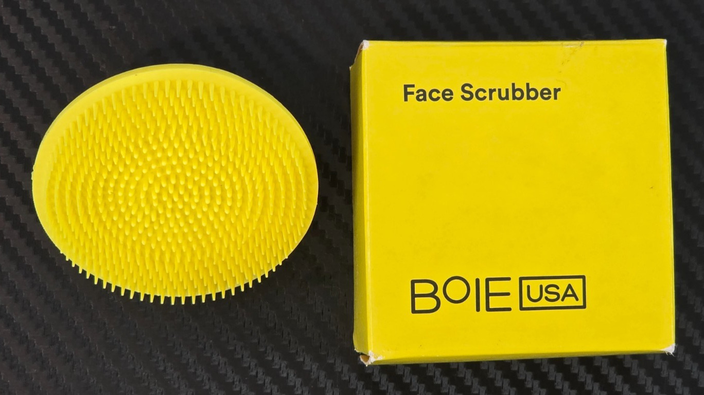 Boie USA Face Scrubber Handheld Facial Tool, Deep Cleansing Yellow