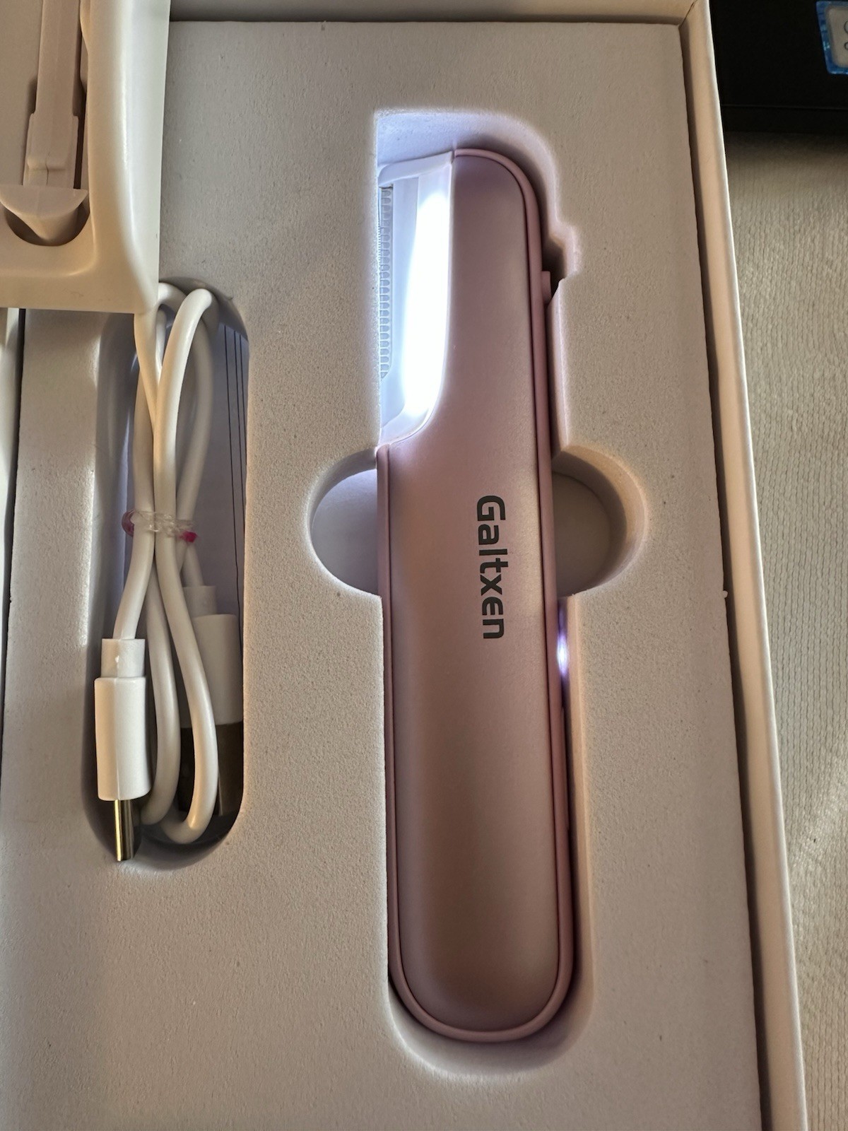 Dermaplaning Tool facial exfoliation/peach hair removal w/rechargeable Sonic