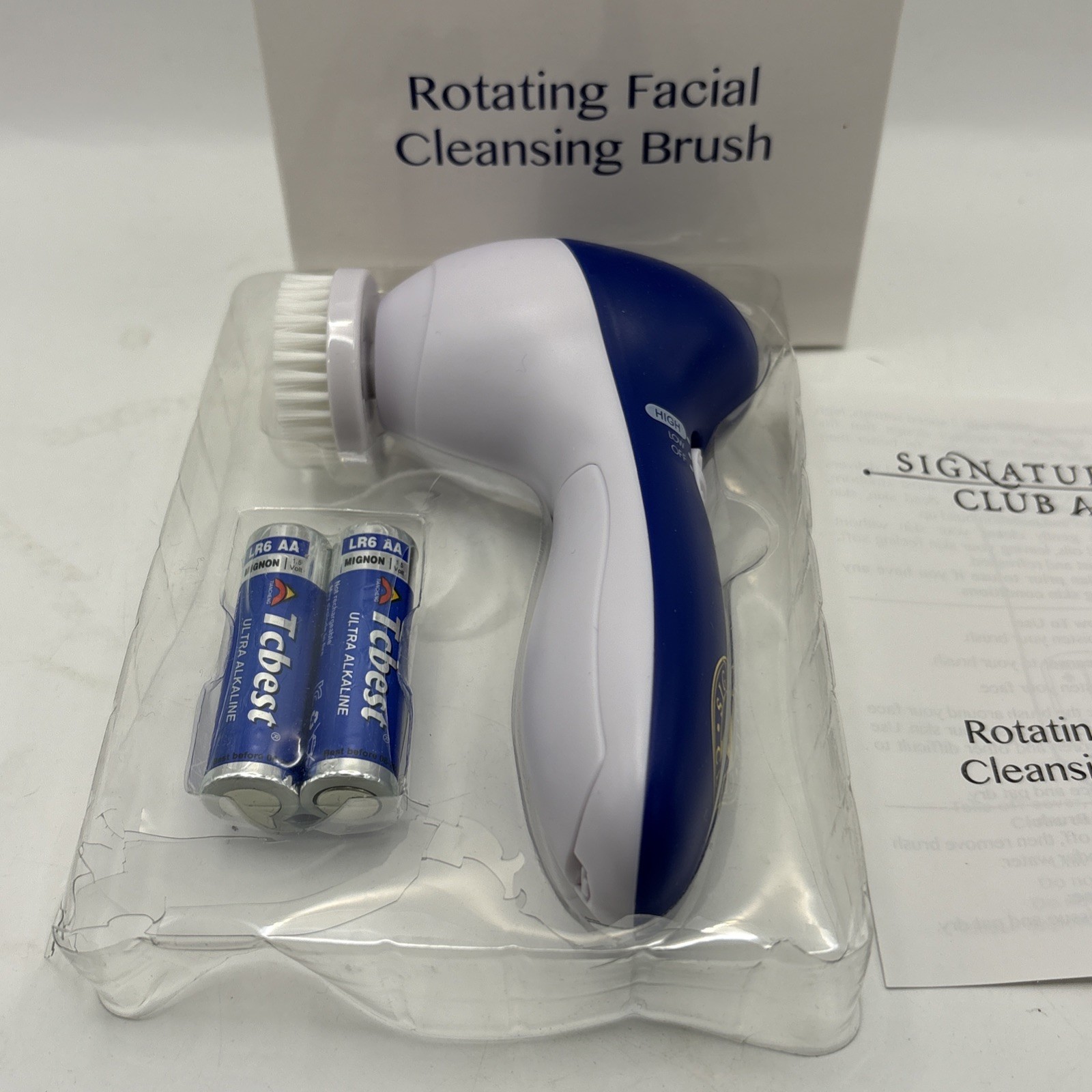 NEW Signature Club A Rotating Facial Cleansing Brush Batteries Electric Open Box