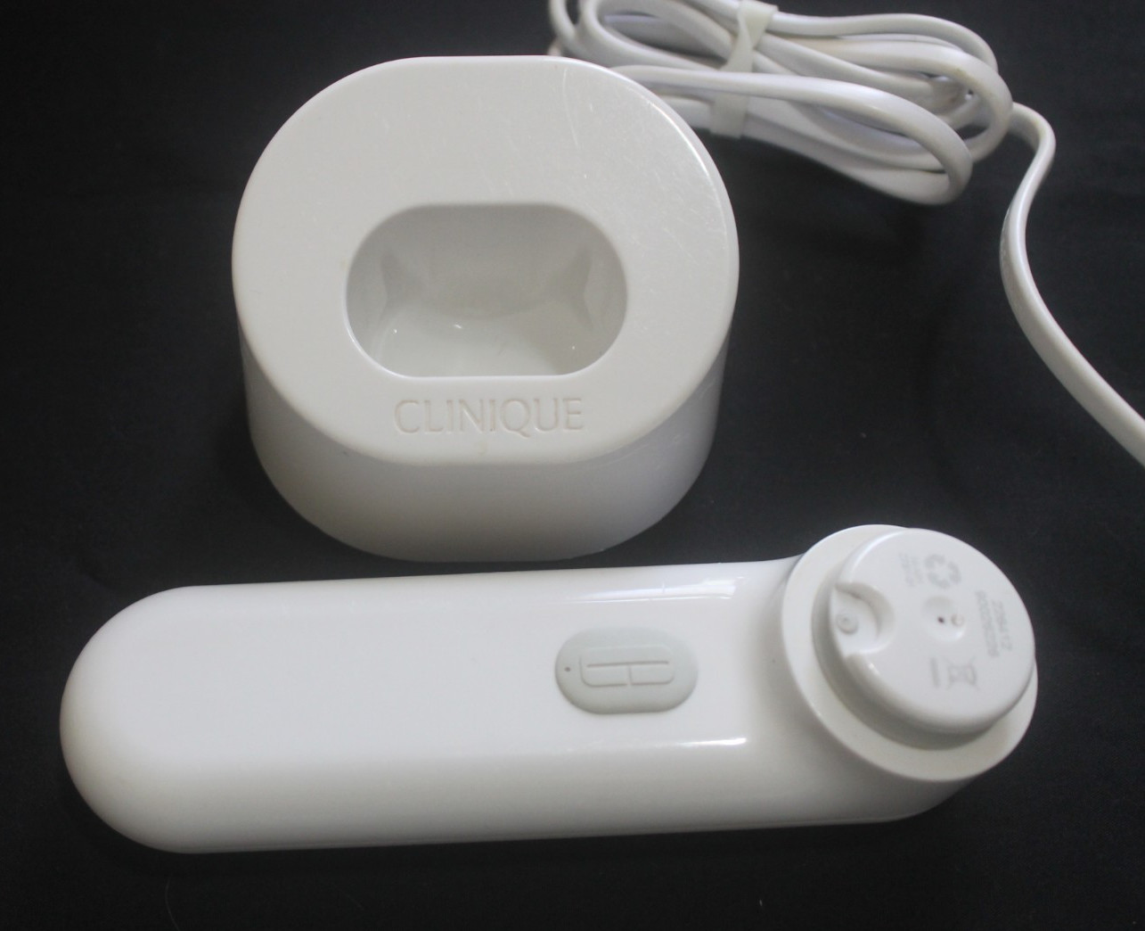 Clarisonic Plus Skin Face Body Cleansing System with 2 Brush Heads PBL06208