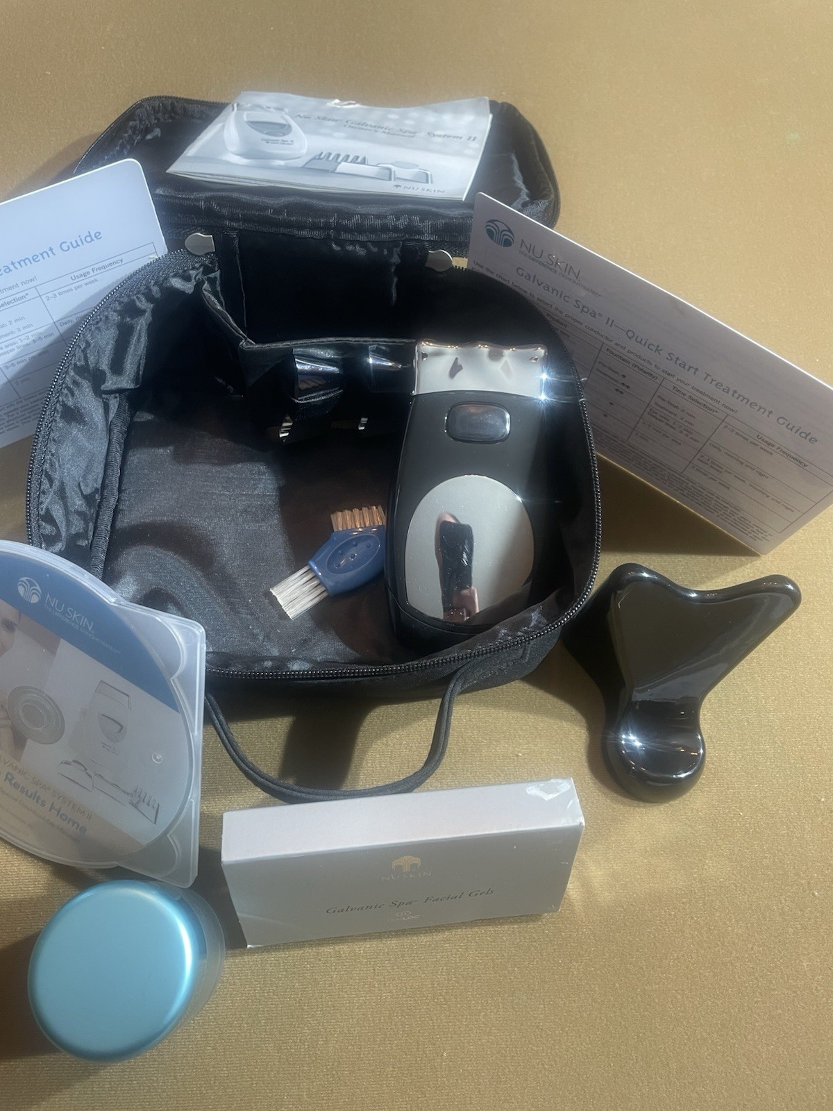 Nu Skin Galvanic Spa System II EX Facial Toning Device Black with Storage Case