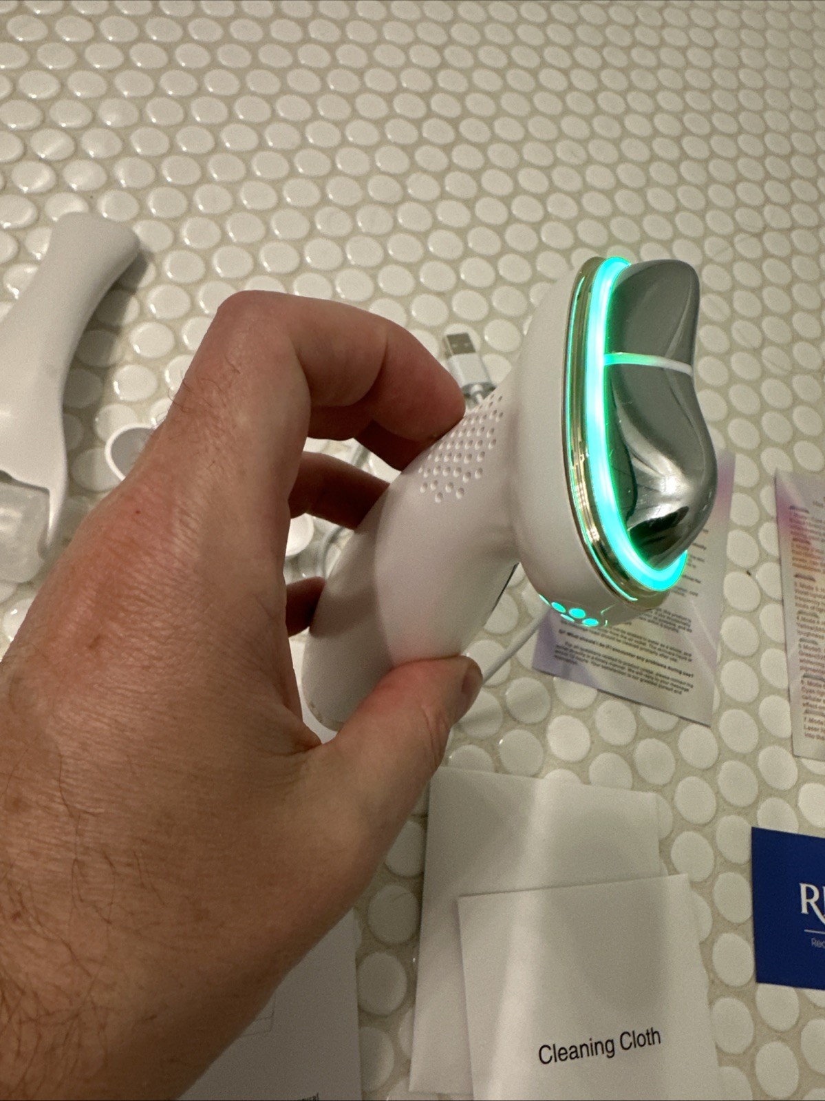 RFVDC Ice Roller Facial Massager Hot & Cold Rechargeable LED White W/ Face Roll