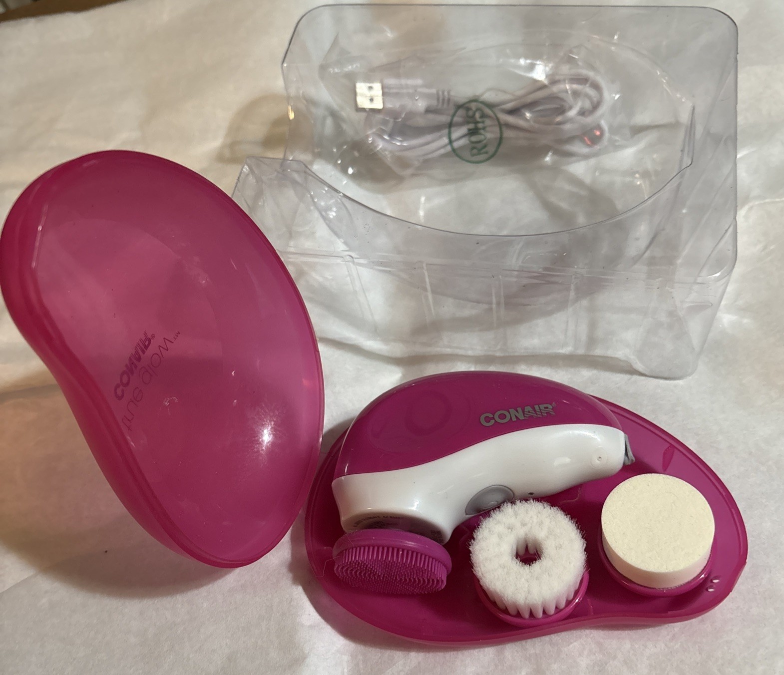 Conair True Glow Sonic Facial Brush Kit Waterproof, Rechargeable, 3 Speeds New