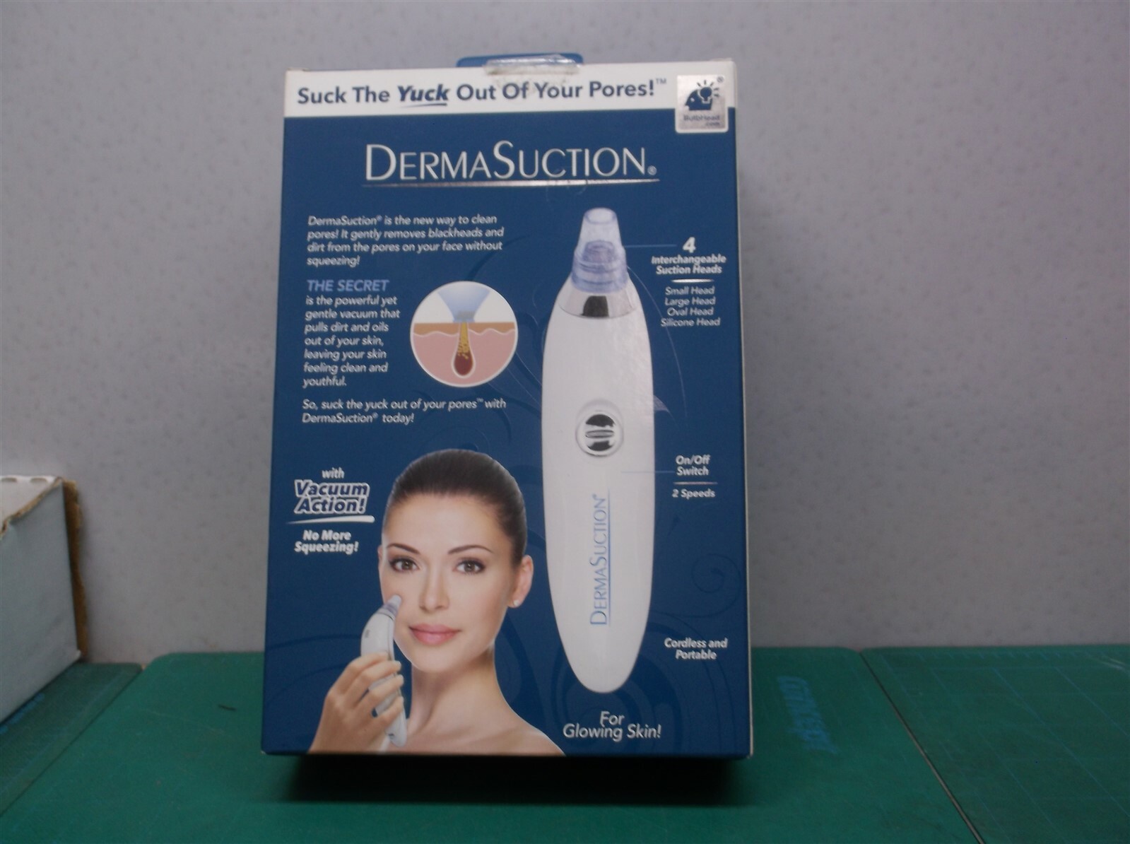Derma Suction Pore Cleaning Device Rechargeable with Vacuum Action Bulbhead