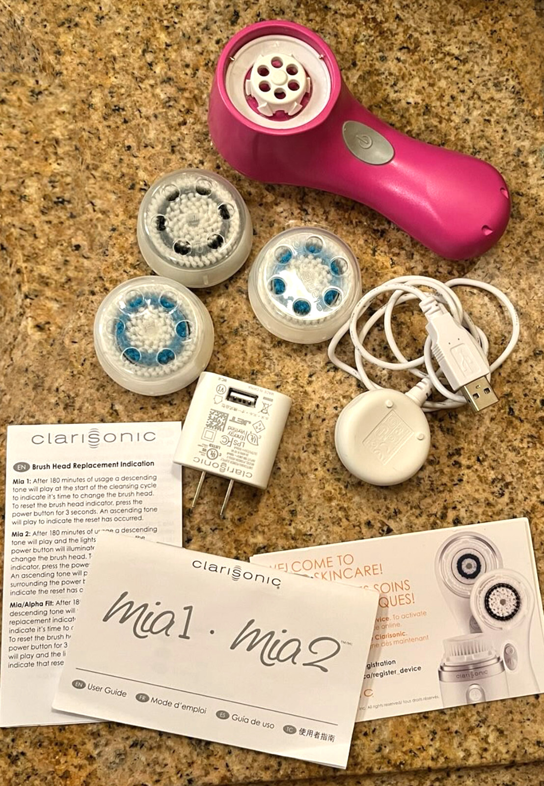 CLARISONIC Mia, Charger BARBIE PINK Fuchsia 3NEW Brush Heads Deep Pore Sensitive