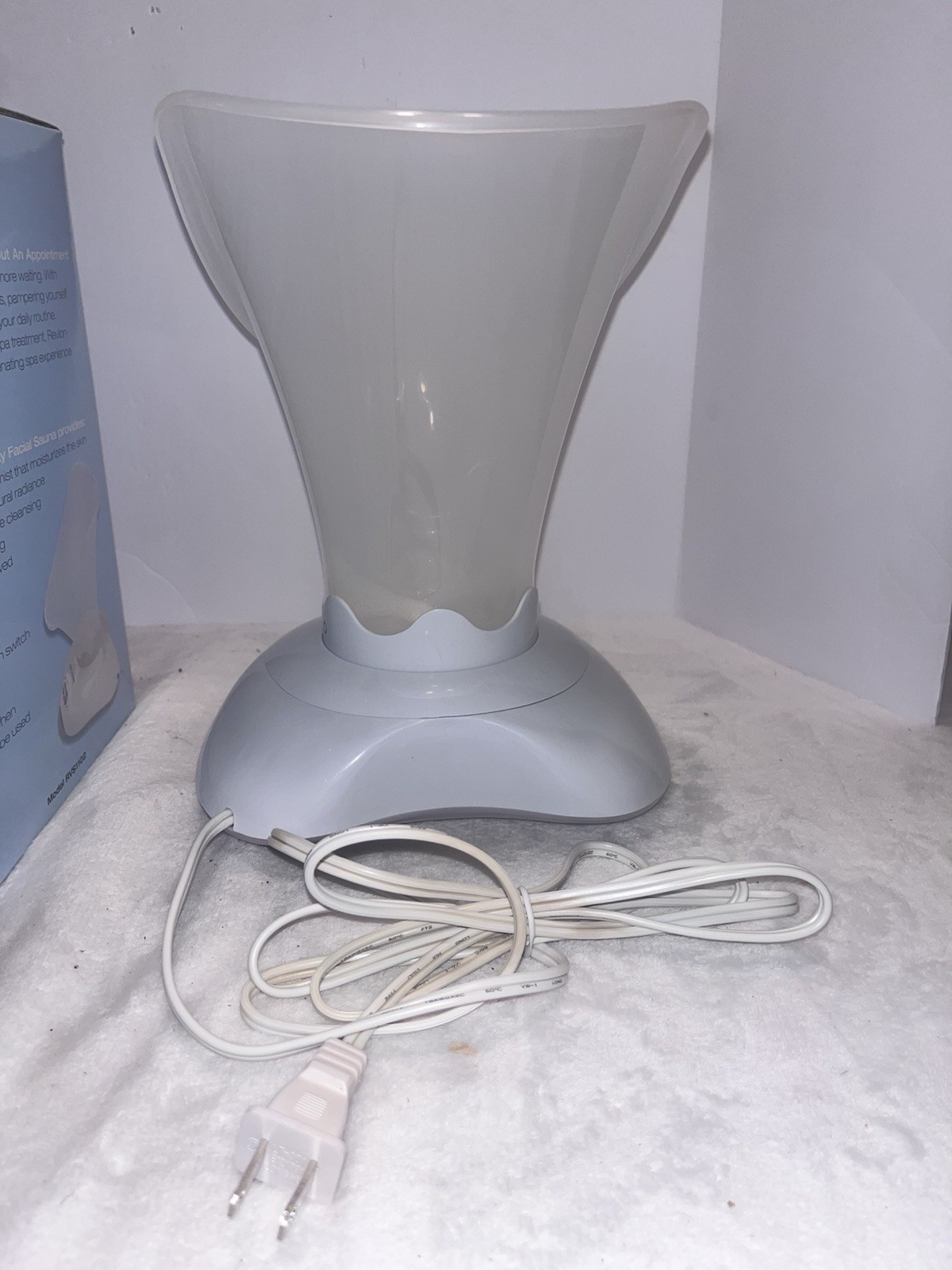 Revlon MoistureStay Facial Sauna Steamer Spa Deep Pore Cleansing Kit NIB