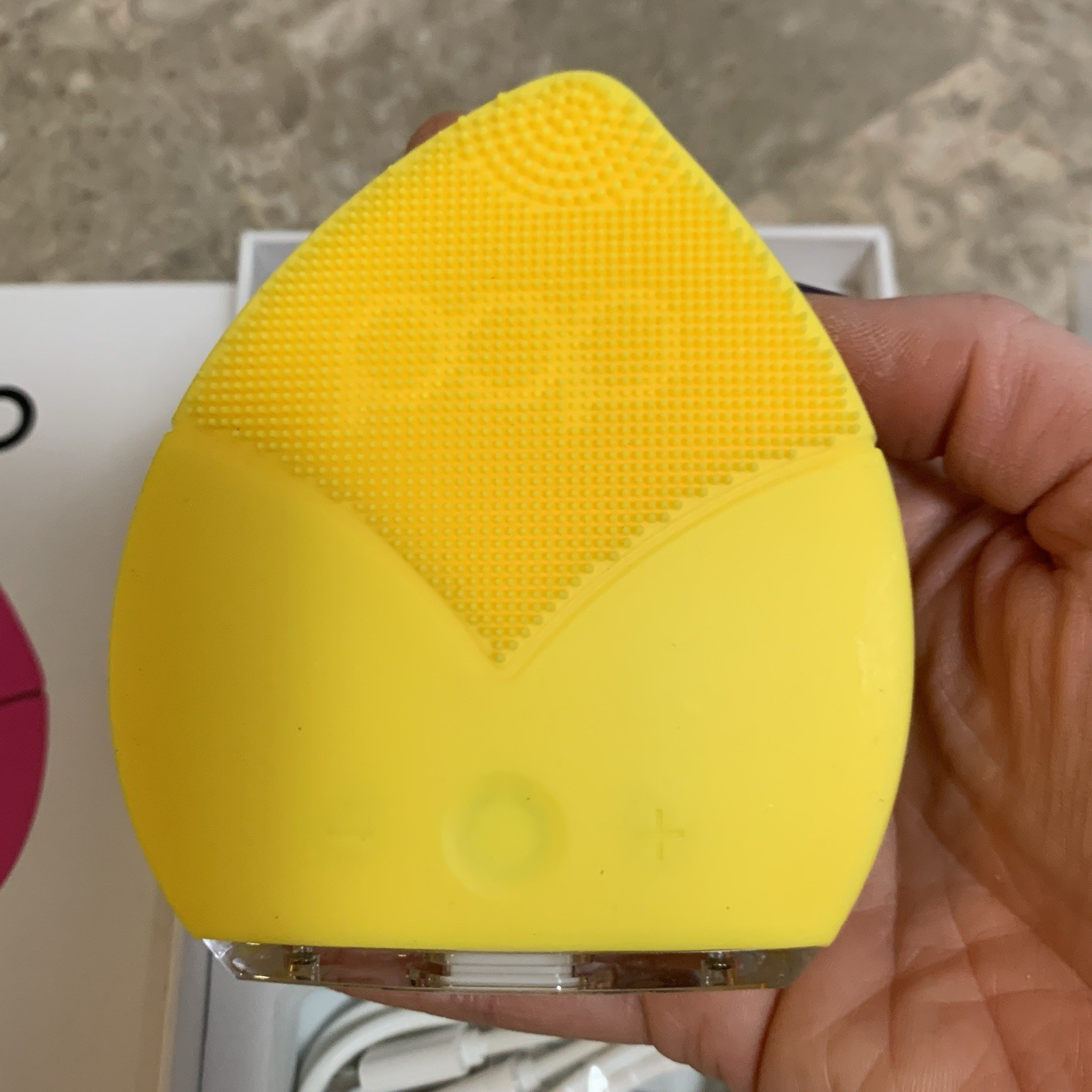 Pop Sonic Leaf Sonic Facial Cleansing Device Waterproof Silicone Yellow Open Box