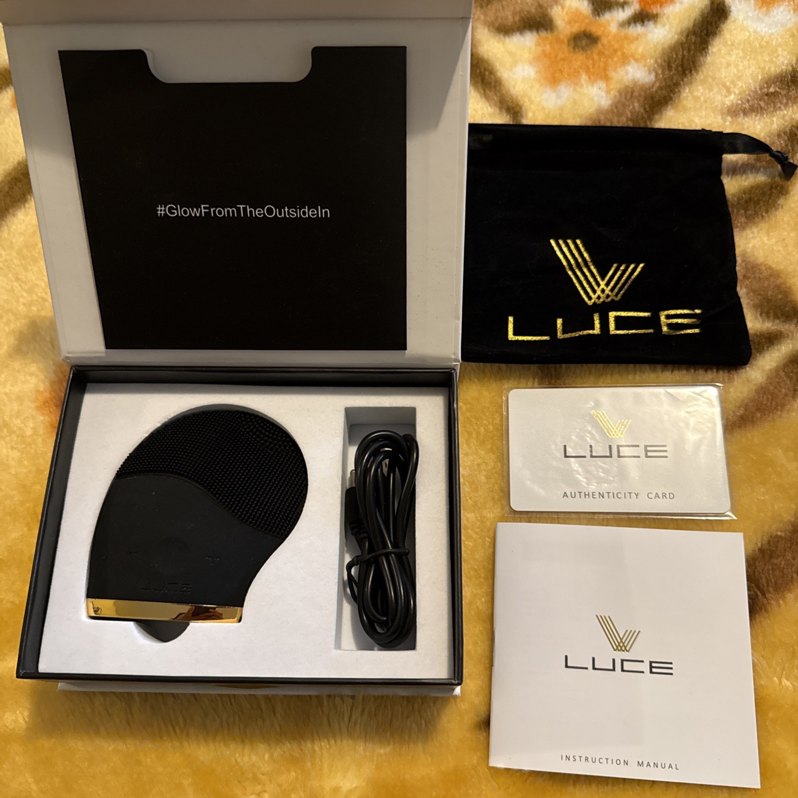 LUCE Facial Cleanser & Anti-Aging Device Black Ultra Sonic 14 Vibrations USB