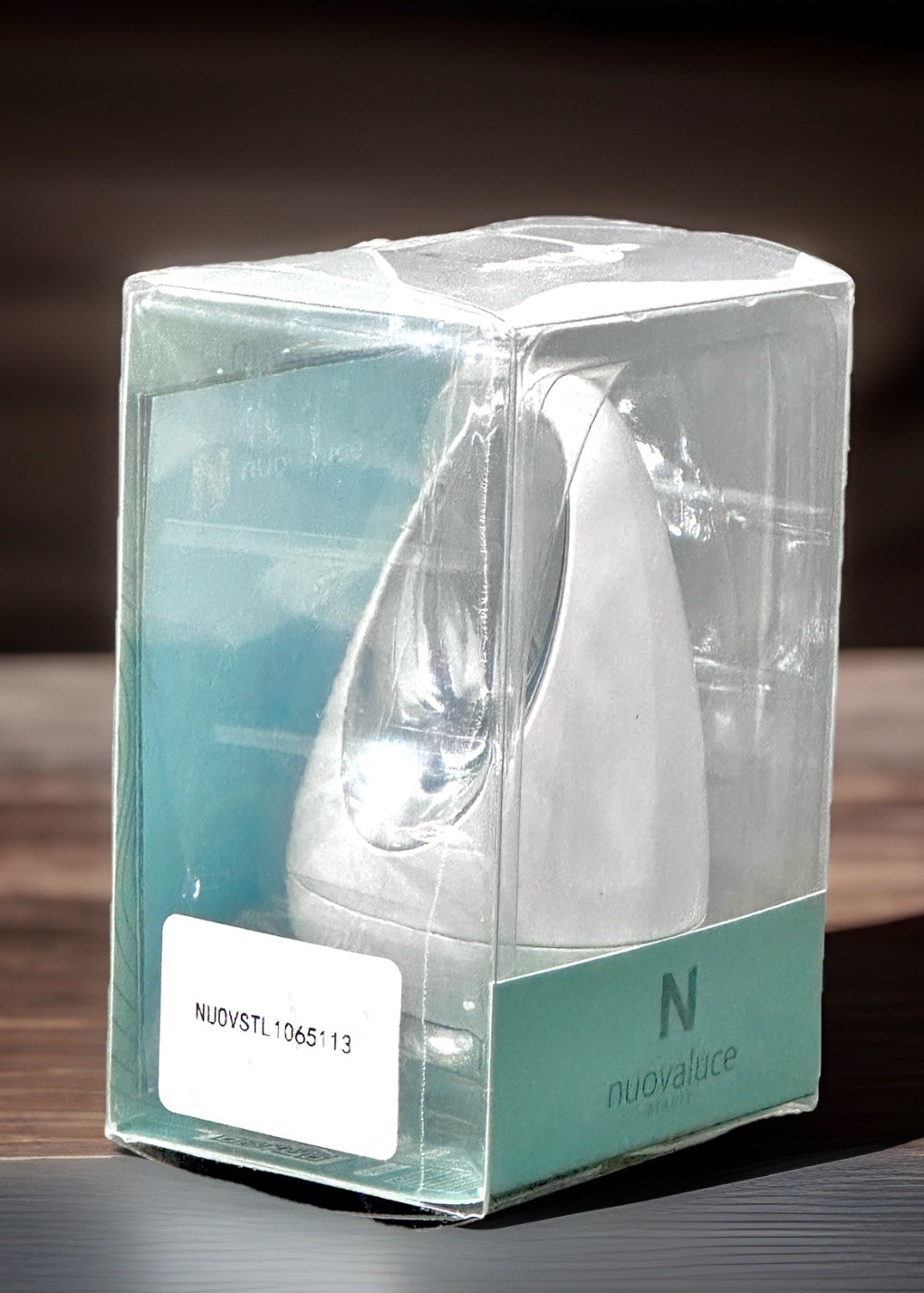 NUOVALUCE Face Glowlift Mini Red Light Vibrate Therapy BRAND NEW SEALED REG.$100