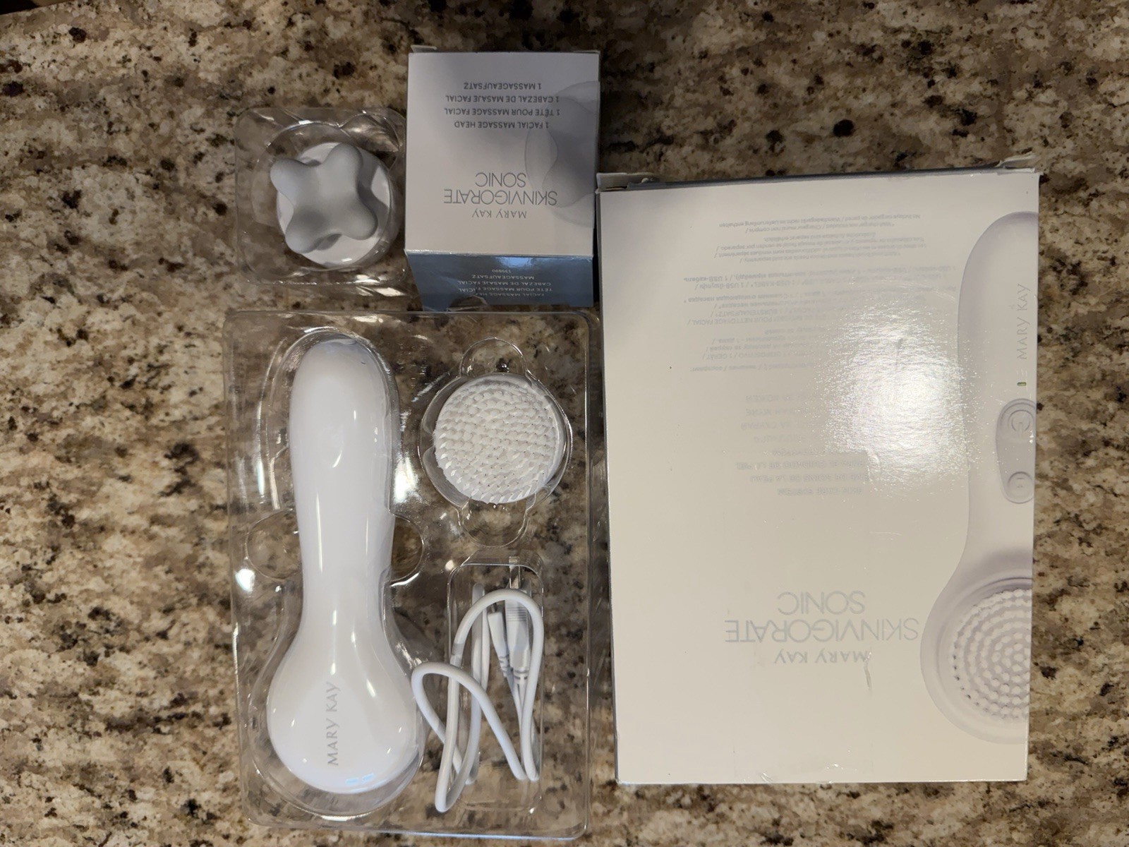 Mary Kay Skinvigorate Sonic Skin Care System Plus Massage Head!