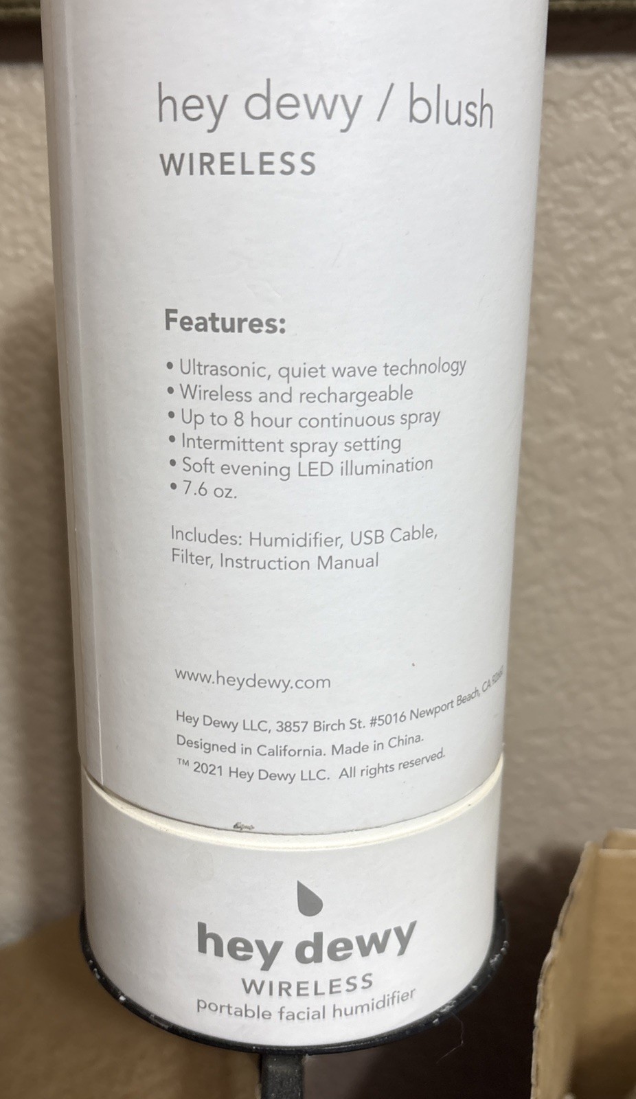 Hey Dewy Wireless Portable Facial Humidifier in Blush Pink To Stay Cool For Summ