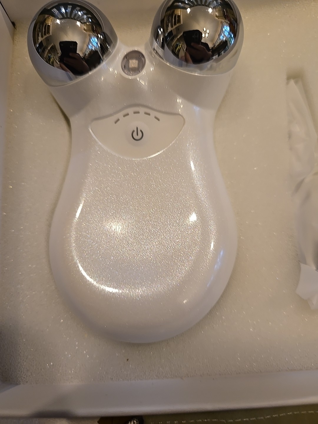 Micro-current Face Massager Rechargeable Face Neck Roller Intelligent Facial