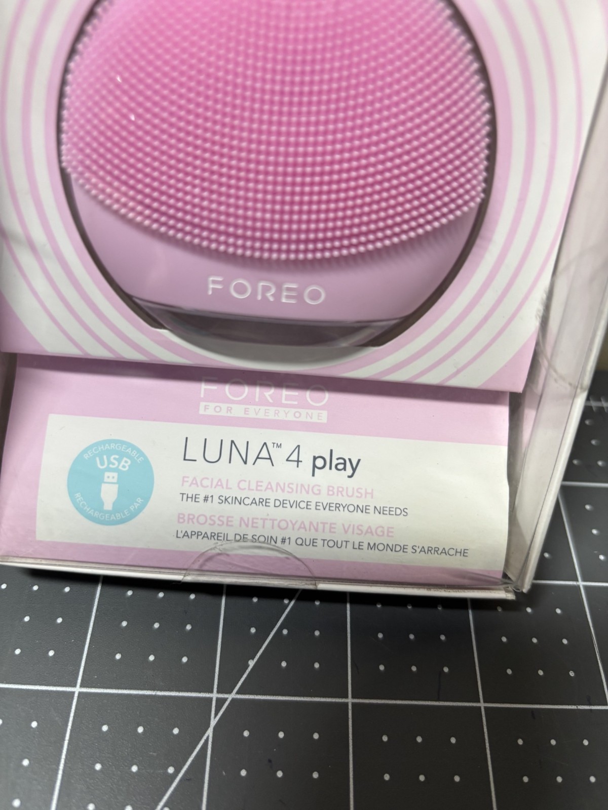 Foreo Luna 4 Play (V2) – Facial Cleansing Brush – Tickle Me Pink – NEW