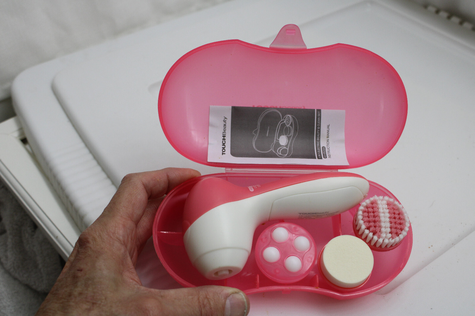 Women’s Touch Beauty Pink Facial Cleanse Electric Brush Set Open Box