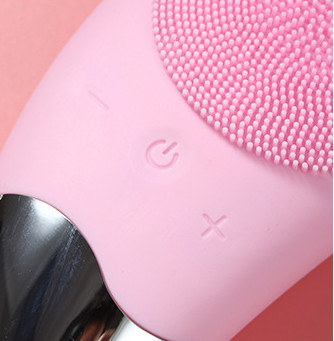 Electric Silicone Facial Cleansing Brush Waterproof Face Scrubber Deep Cleaning
