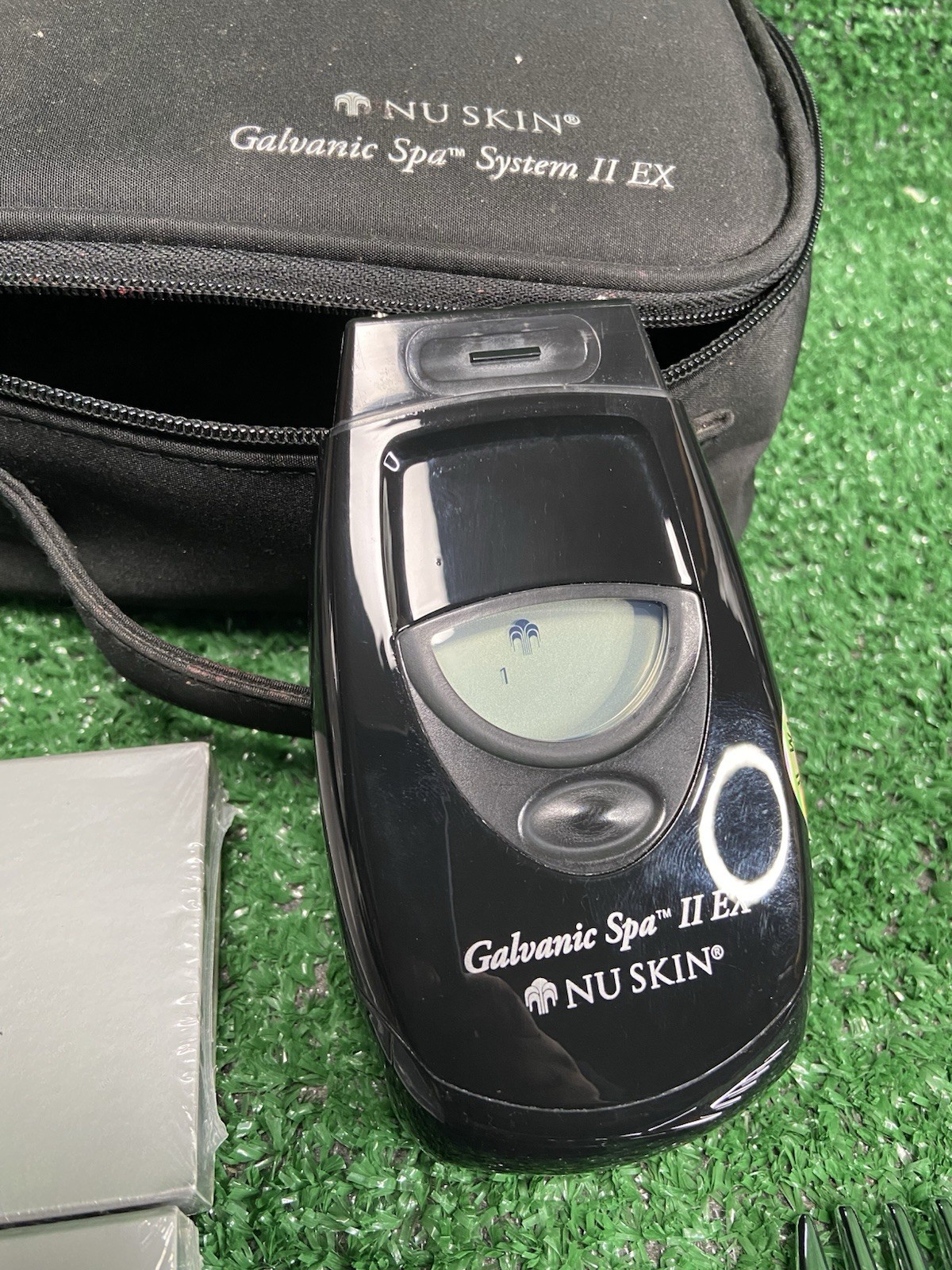 NU SKIN NUSKIN Galvanic Spa System II, Body Face Spa & 2 New boxes of gels.