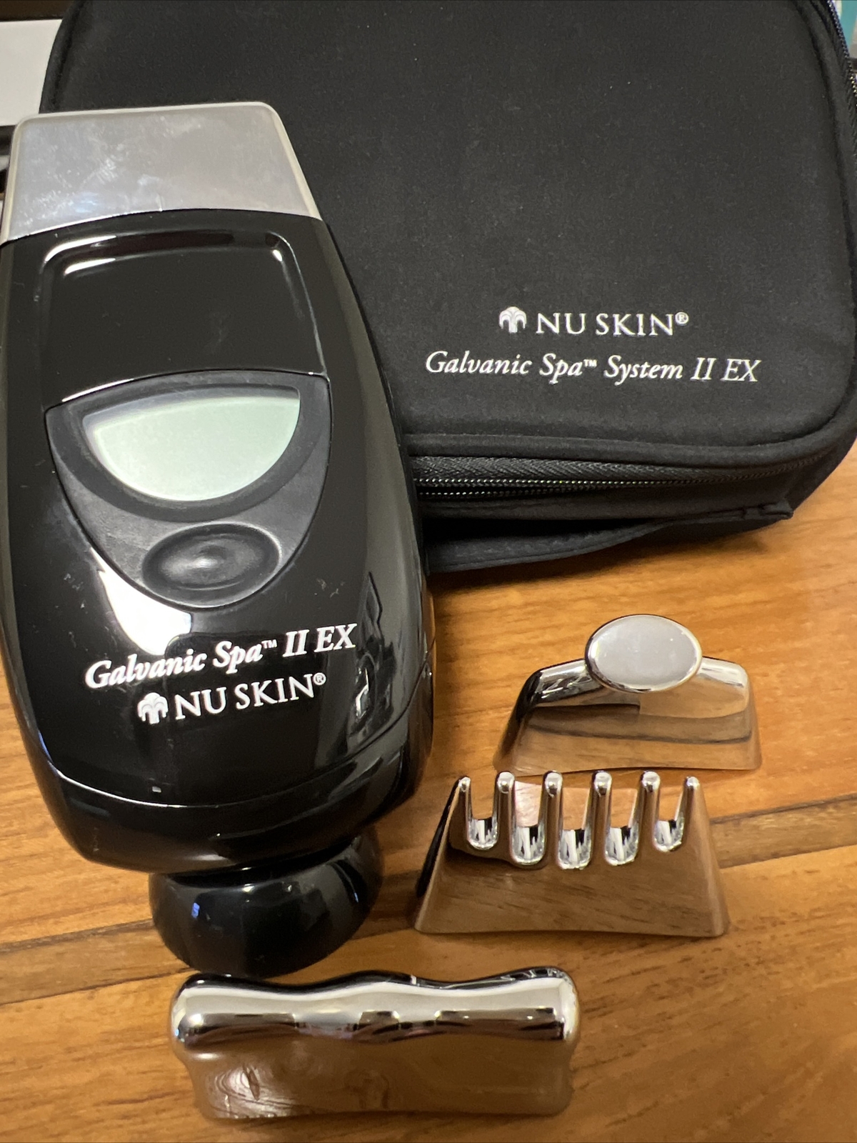 AUTHENTIC Nu skin Galvanic SPA System II (grooved Face) +3 Conductors and Case