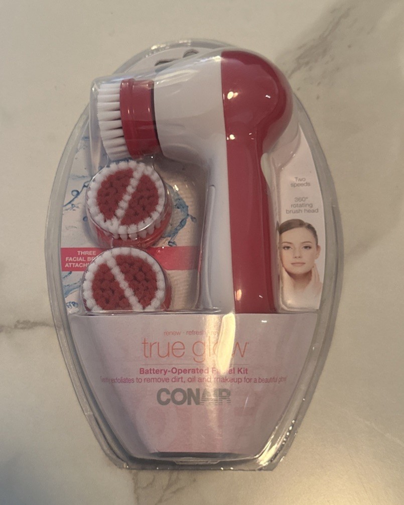 Conair True Glow Facial Cleansing Brush Battery Operated 3-Piece Set Facial Kit