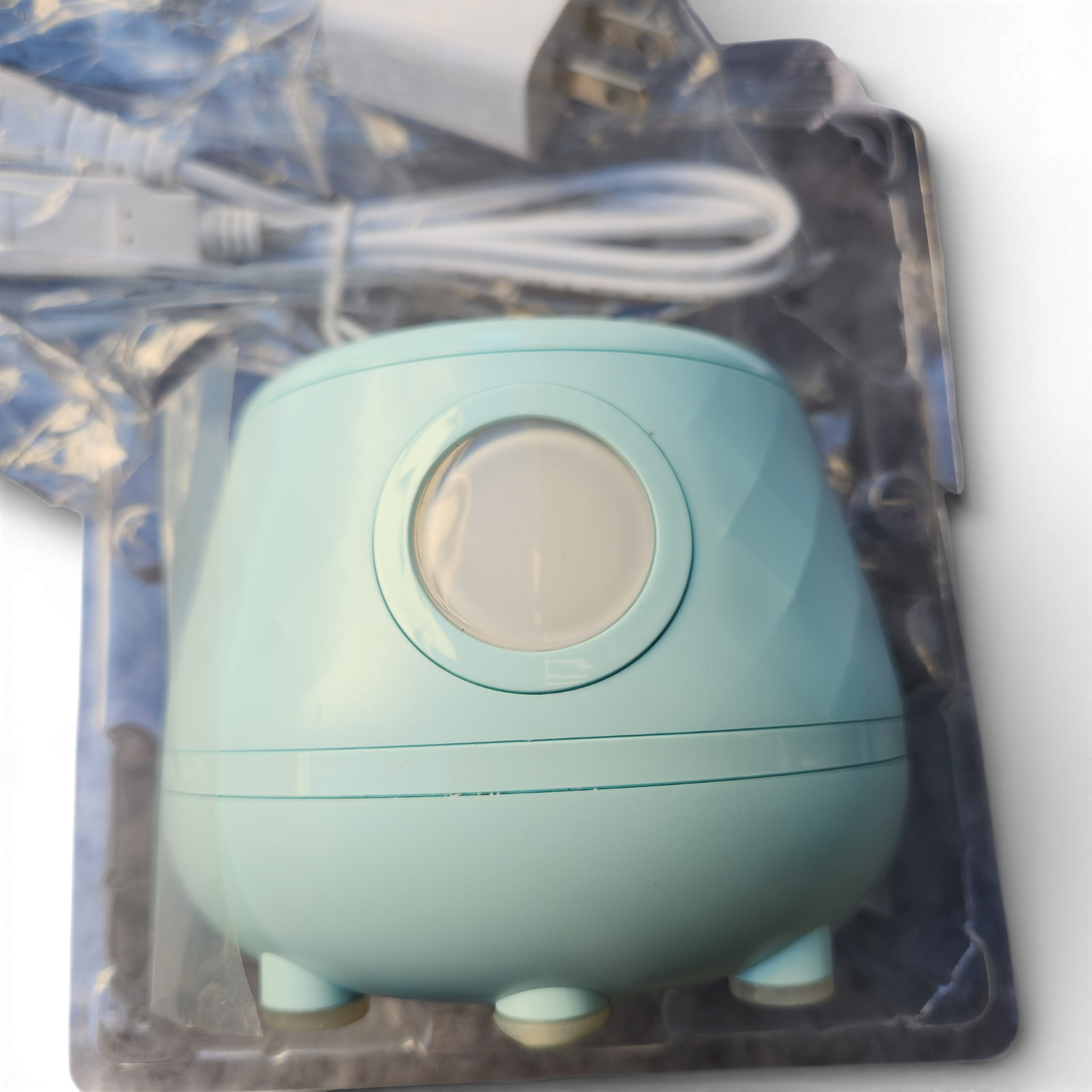 Ona Diamond Facial Brush With UV Sanitizer By Tao Clean