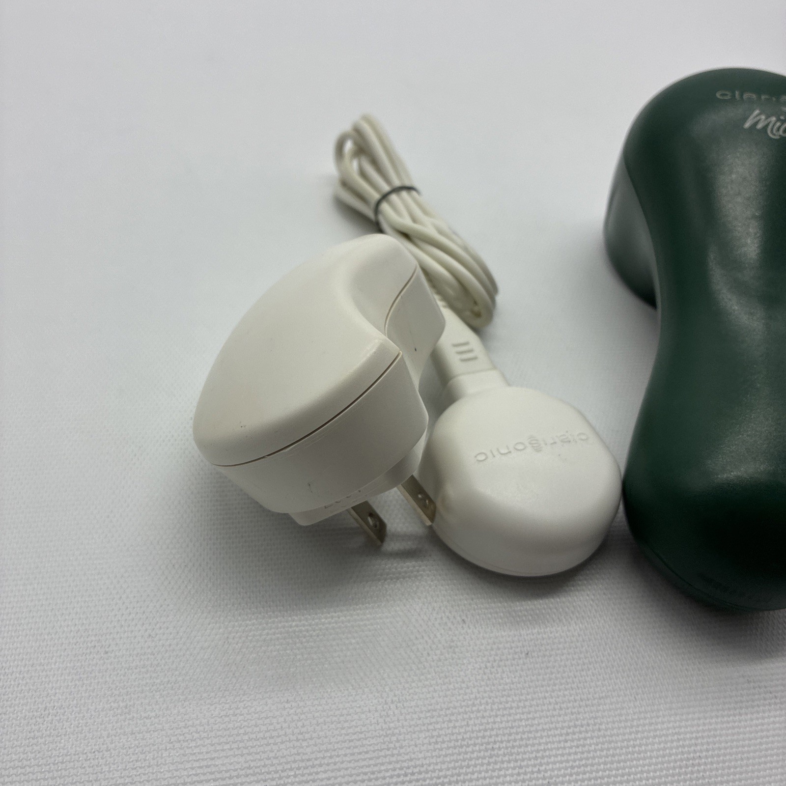 Clarisonic Mia 2 Skin Cleansing Exfoliating Used w/ Charger -Tested-GREEN