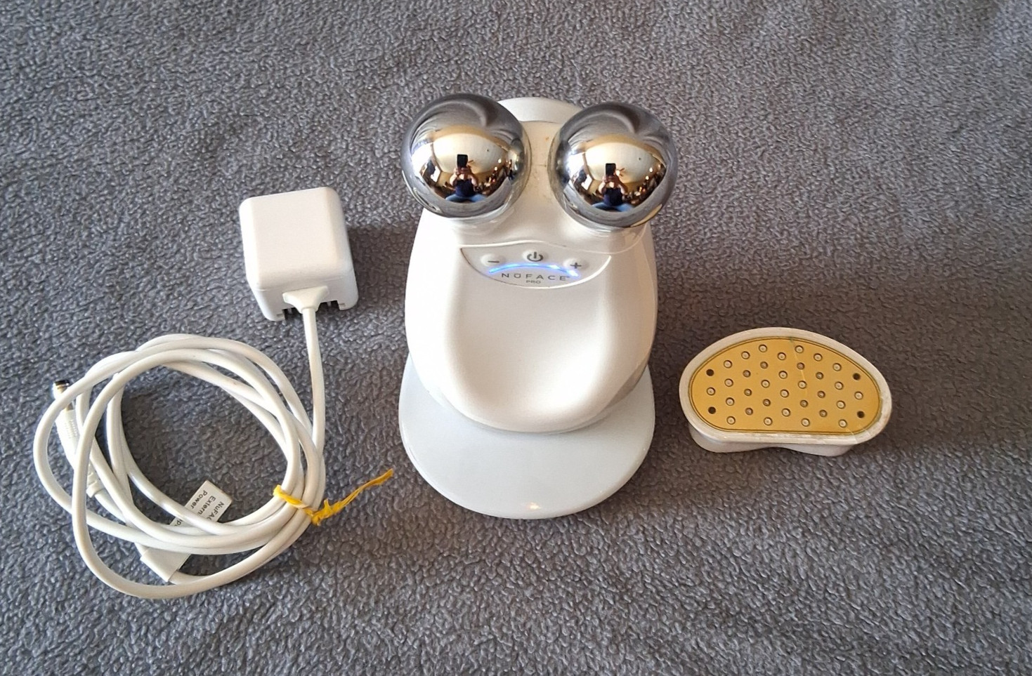 NuFace Trinity Microcurrent Facial Toning Device with Charger, Wrinkle Reducer